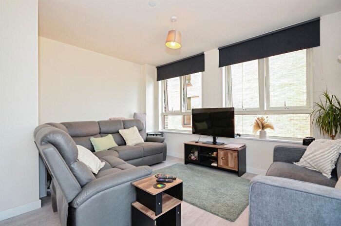 1 Bedroom Flat For Sale In Eastman Road, Harrow, HA1