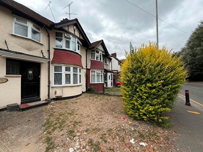 3 Bedroom Semi-Detached House To Rent In Osborne Road, Luton, Beds, LU1