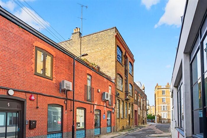 2 Bedroom Flat To Rent In Vine Yard, Borough, SE1