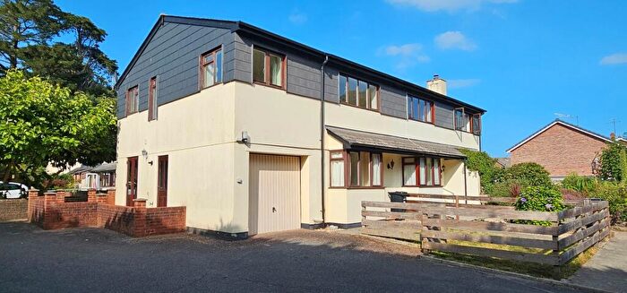 4 Bedroom End Of Terrace House To Rent In Dawlish, Devon, EX7