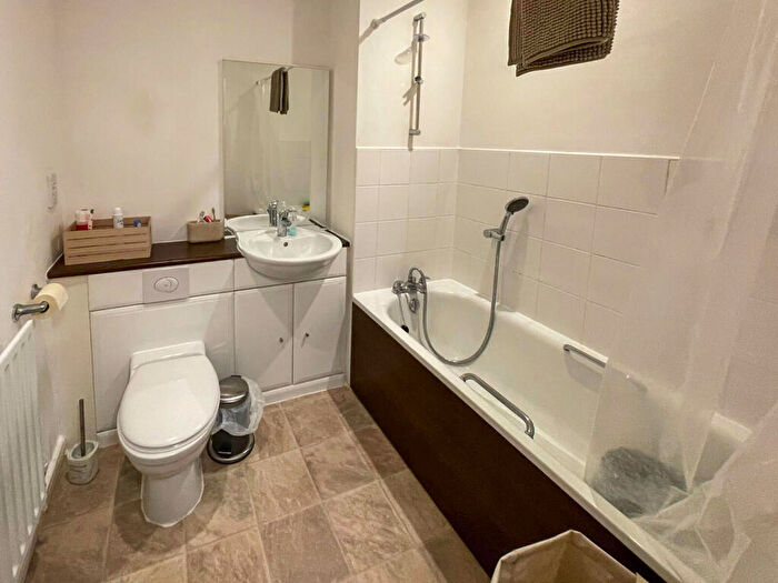 2 Bedroom Flat To Rent In Butterfield House, Woolwich, London, SE18