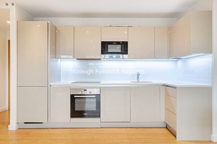 1 Bedroom Flat To Rent In Heygate Street, Elephant Amp; Castle, SE17