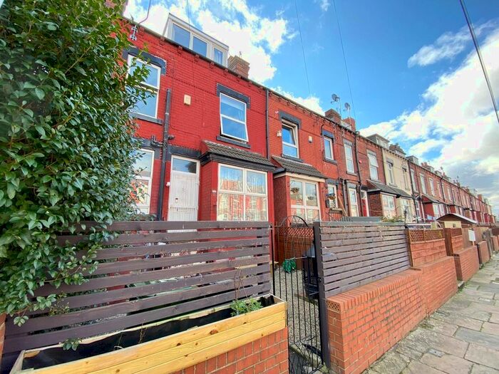 2 Bedroom Property To Rent In Compton Crescent, Leeds, LS9