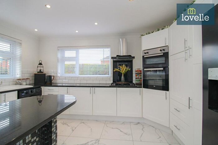 4 Bedroom Detached House For Sale In St Nicholas Drive, Wybers, Grimsby, DN37