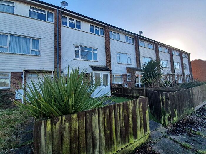 5 Bedroom Terraced House To Rent In Whernside Way, Northampton, NN5