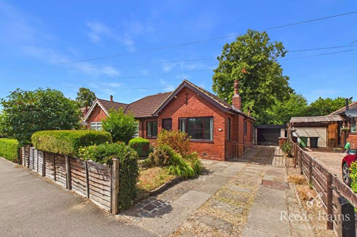 2 Bedroom Bungalow To Rent In Pendas Walk, Leeds, West Yorkshire, LS15