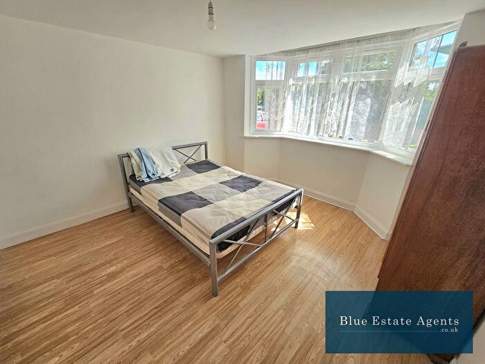 1 Bedroom Maisonette To Rent In Beavers Lane, Hounslow, TW4