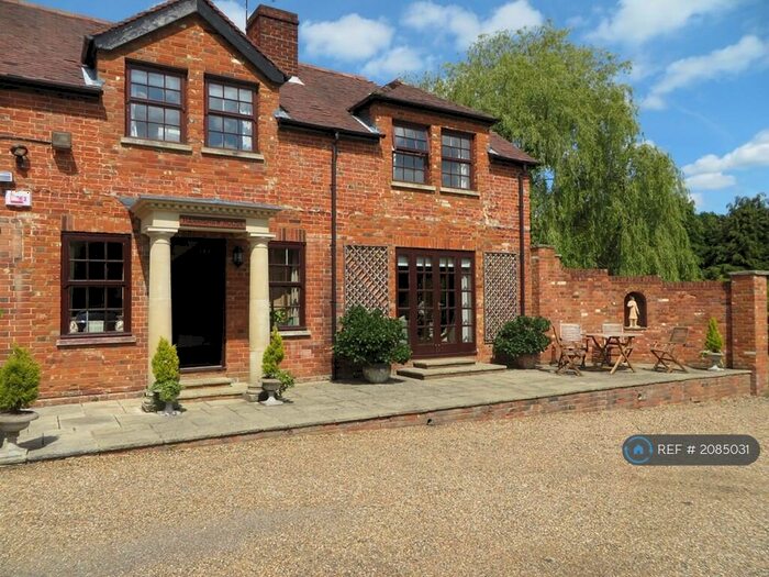 3 Bedroom Semi-Detached House To Rent In South Farm Lane, Lightwater, GU18