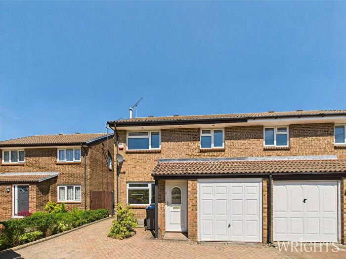 3 Bedroom Semi-Detached House To Rent In Forresters Drive, Welwyn Garden City, AL7