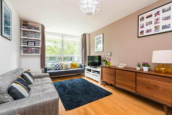 1 Bedroom Apartment To Rent In Harfield Gardens, Grove Lane, SE5