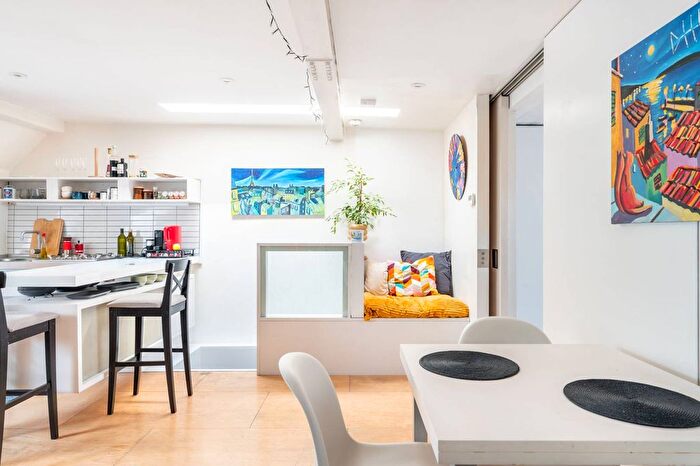 1 Bedroom Flat To Rent In Russell Road, Olympia, London, W14