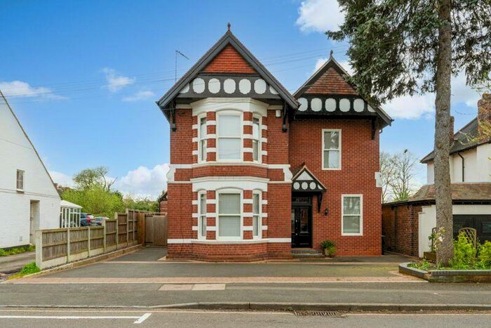 5 Bedroom Detached House For Sale In Station Road, Hagley, DY9
