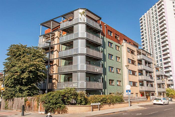 2 Bedroom Flat For Sale In Trevithick Way, Bow, E3