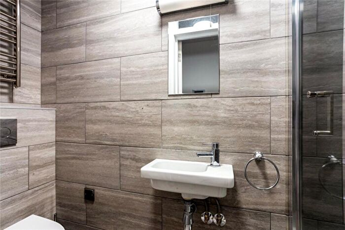 2 Bedroom Apartment To Rent In City Road, Winchester, Hampshire, SO23