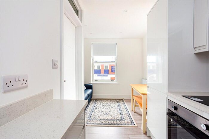 2 Bedroom Apartment To Rent In City Road, Winchester, Hampshire, SO23