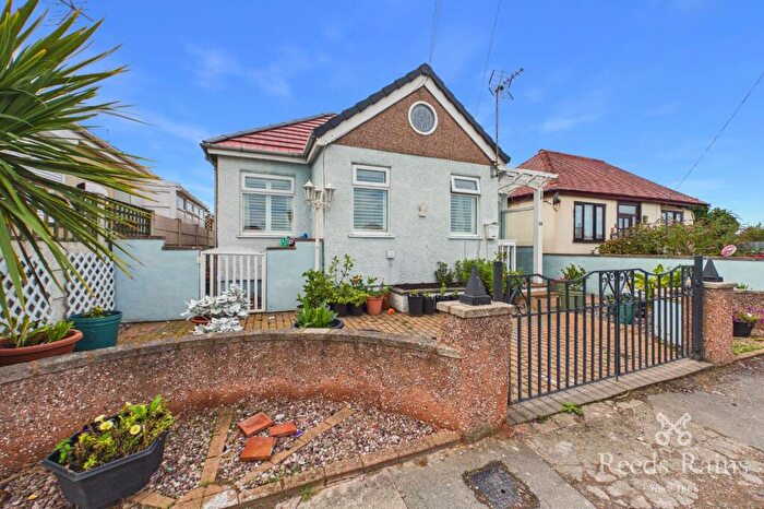 2 Bedroom Bungalow For Sale In Clwyd Gardens, Kinmel Bay, Conwy, LL18