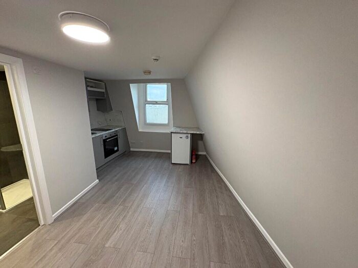 Studio To Rent In Barnsbury Road, London, N1