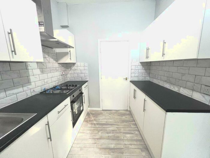 2 Bedroom Flat To Rent In Coventry Road, Ilford, IG1