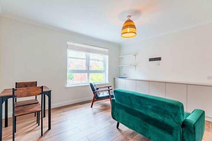 2 Bedroom Flat To Rent In L – Elbe Street, Edinburgh, EH6