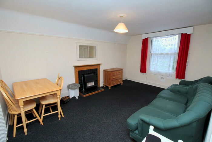 2 Bedroom Flat To Rent In Pearson Park, HU5