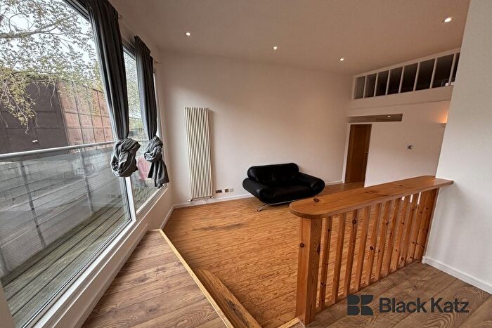 1 Bedroom Flat To Rent In Newington Causeway, Borough, SE1