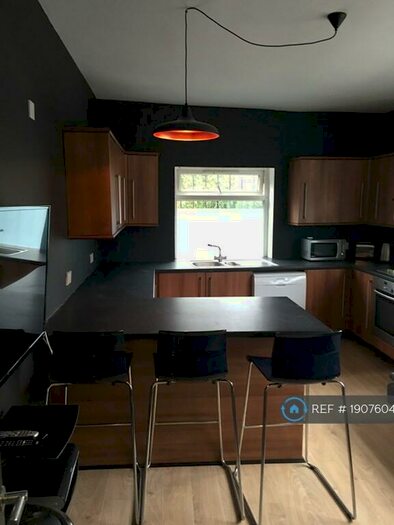 6 Bedroom End Of Terrace House To Rent In Haydn Avenue, Manchester, M14