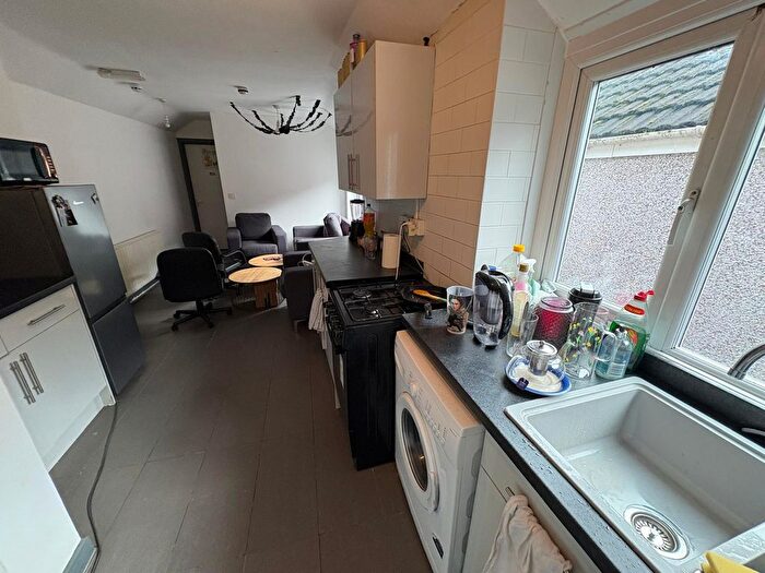 4 Bedroom End Of Terrace House To Rent In Calvert Terrace, Swansea, SA1