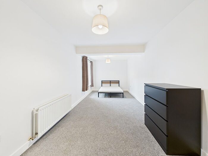 2 Bedroom Flat To Rent In Station Street, Belfast, BT3
