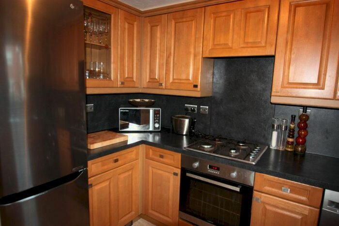 2 Bedroom Flat To Rent In Lindisfarne Gardens, Maidstone, ME16