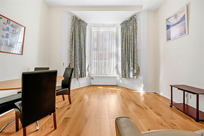 1 Bedroom Flat To Rent In Hatherley Grove, London, W2