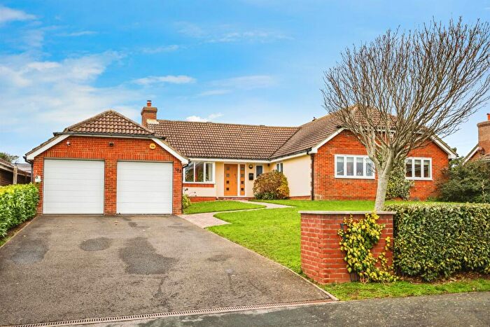 4 Bedroom Detached Bungalow For Sale In Clementine Avenue, Seaford, BN25