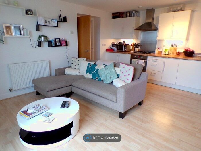 2 Bedroom Flat To Rent In St. Georges Grove, London, SW17