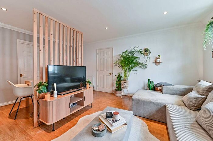 2 Bedroom Flat For Sale In Wedmore Street, Archway, London, N19
