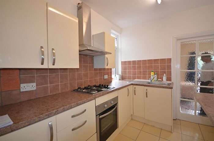 4 Bedroom Semi Detached House To Rent In Meadow Way, Wembley, Middlesex, HA9