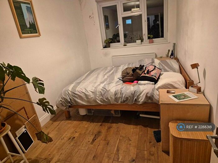 2 Bedroom Flat To Rent In Brockley Road, London, SE4
