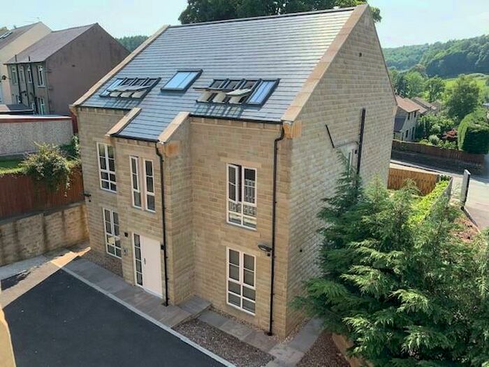 2 Bedroom Apartment To Rent In The Park, Huddersfield, HD8