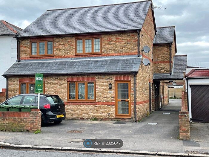 1 Bedroom Flat To Rent In Feltham Hill Road, Ashford, Middlesex, TW15