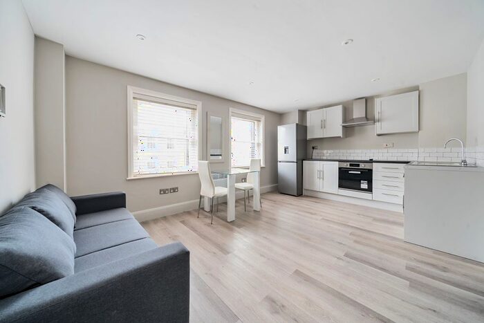 1 Bedroom Flat To Rent In High Street, Windsor, SL4