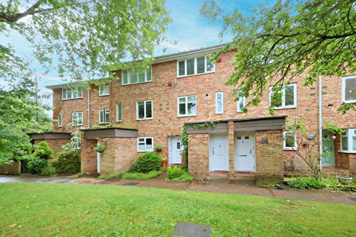 2 Bedroom Maisonette For Sale In Granville Close, Park Hill, Croydon, CR0