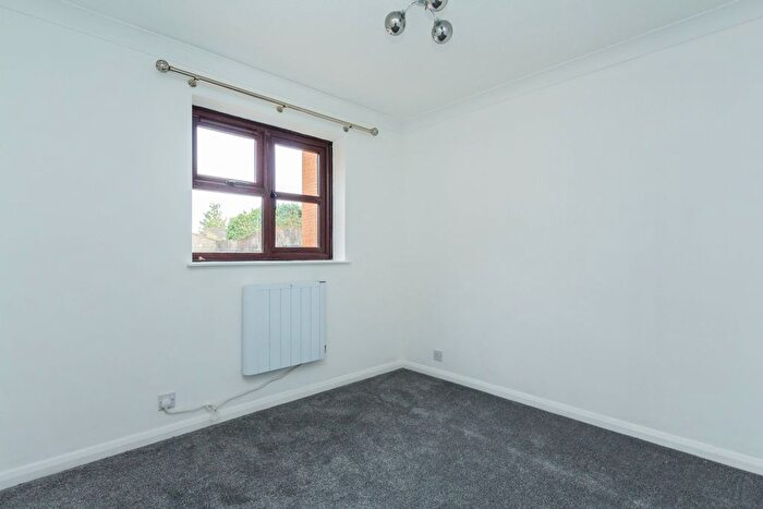 1 Bedroom Flat To Rent In Vine Court, Irthlingborough, NN9