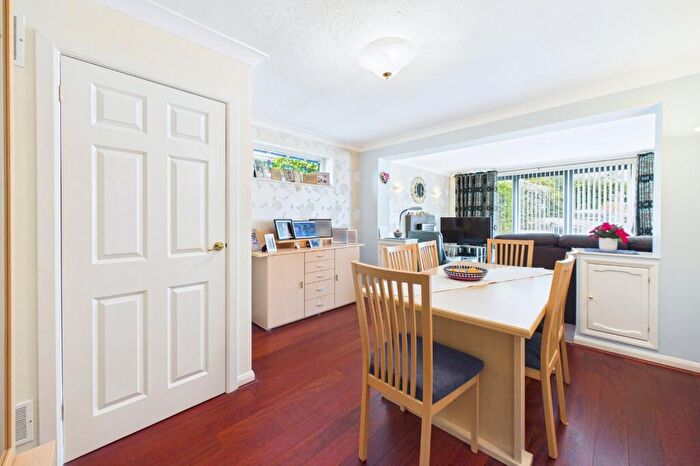 4 Bedroom Bungalow For Sale In Link Rise, Corfe Mullen, Wimborne, Dorset, BH21 - Photo 9
