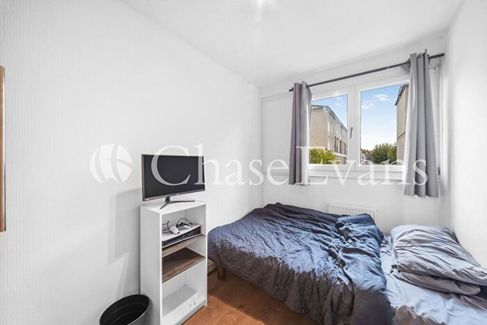 3 Bedroom Flat For Sale In Seyssel Street, Isle Of Dogs, London, E14