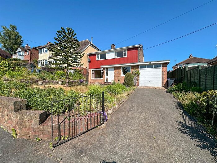 2 Bedroom Detached House For Sale In Lansdowne Close, Leek, Staffordshire Moorlands, ST13