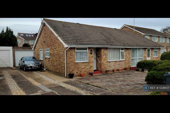 2 Bedroom Bungalow To Rent In Wayside Avenue, Worthing, BN13