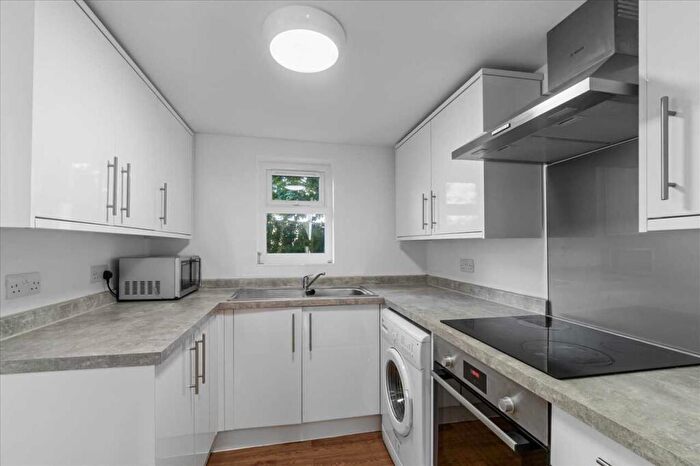 3 Bedroom Terraced House To Rent In West Hill Road, Plymouth, PL4