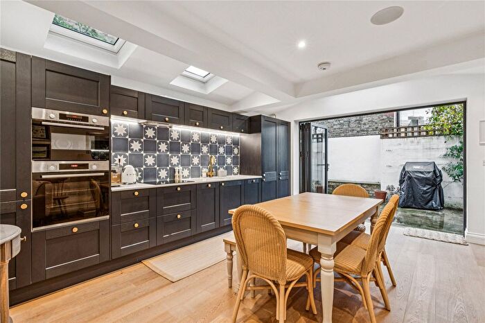 2 Bedroom Flat To Rent In Leathwaite Road, SW11