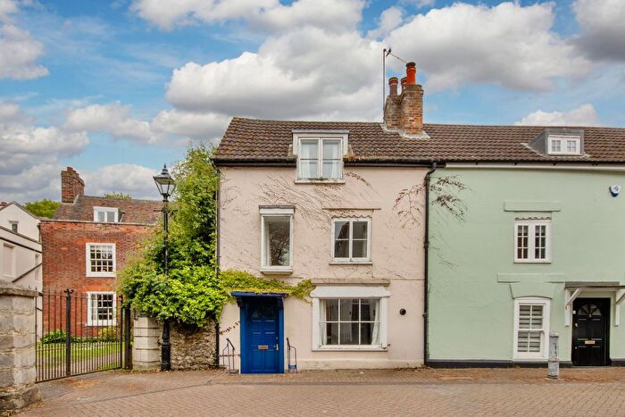 2 Bedroom End Of Terrace House For Sale In High Street, Greenhithe, DA9