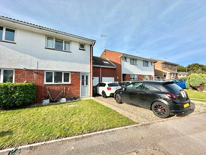 3 Bedroom Semi-Detached House For Sale In Hop Close, Upton, Poole, BH16