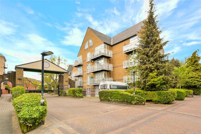 2 Bedroom Flat To Rent In Virginia Court, Eleanor Close, London, SE16