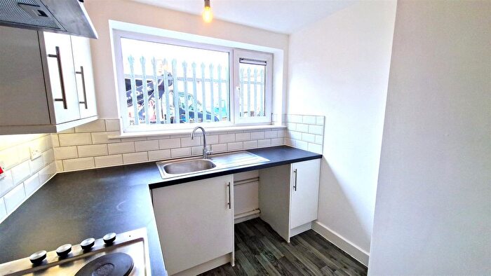 1 Bedroom Flat To Rent In Victoria Road, Eccleshill, Bradford, BD2